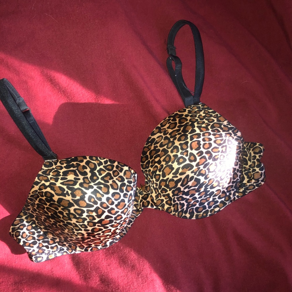 Fredricks of Hollywood black and pink lacy bra